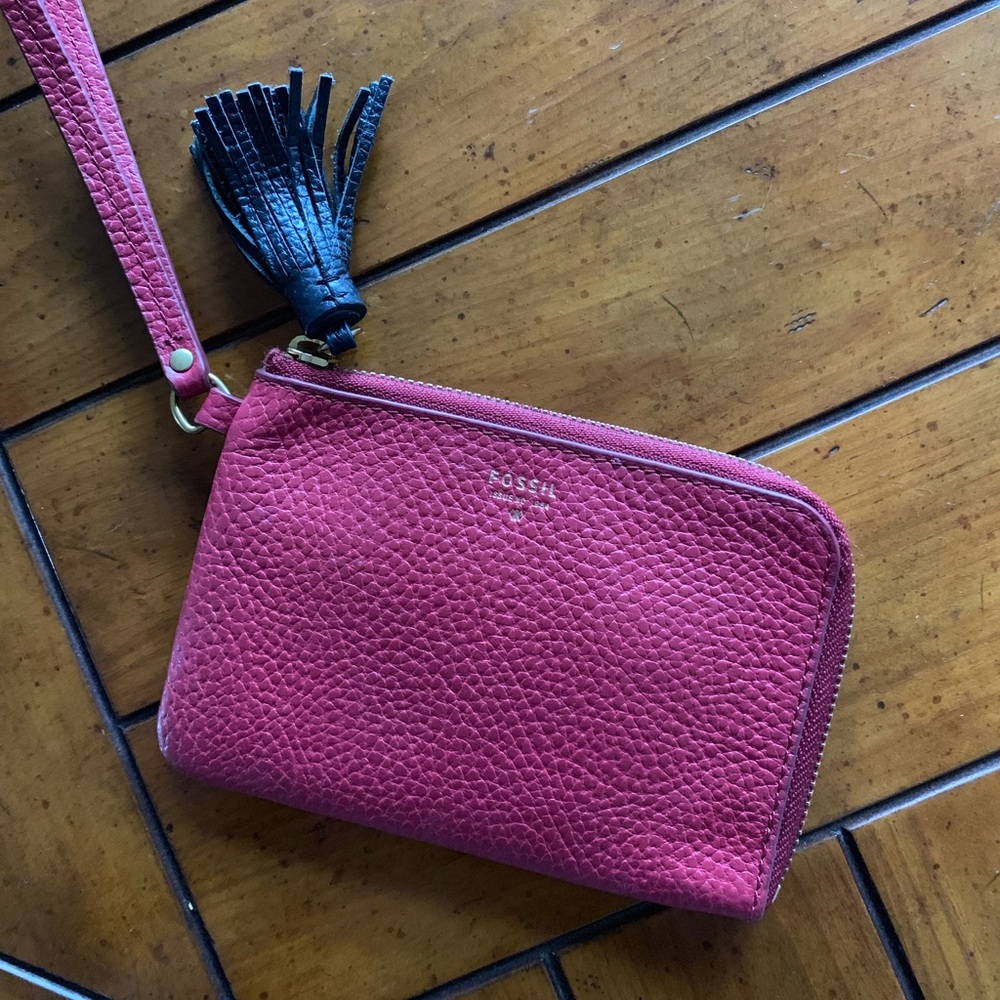 Fossil wristlet